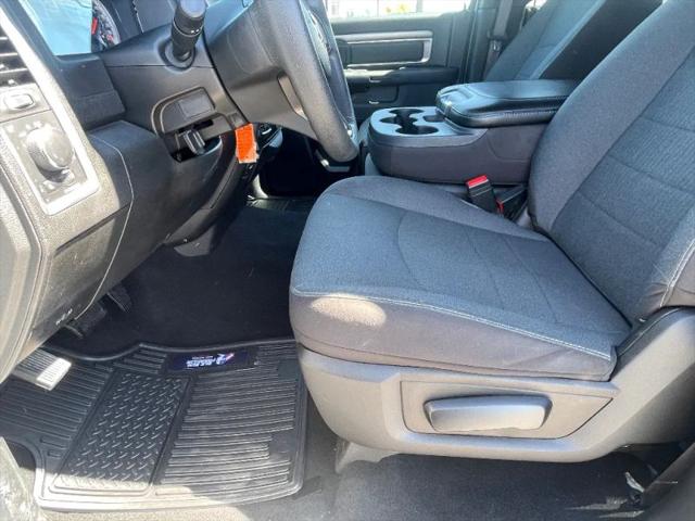2024 Ram 1500 Classic Warlock Crew Cab 4x4 5'7" Box