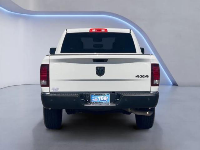 2024 Ram 1500 Classic Warlock Crew Cab 4x4 5'7" Box