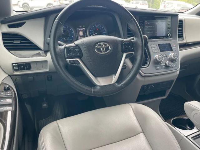 2020 Toyota Sienna XLE
