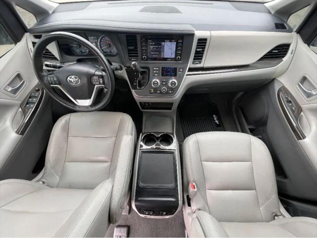 2020 Toyota Sienna XLE