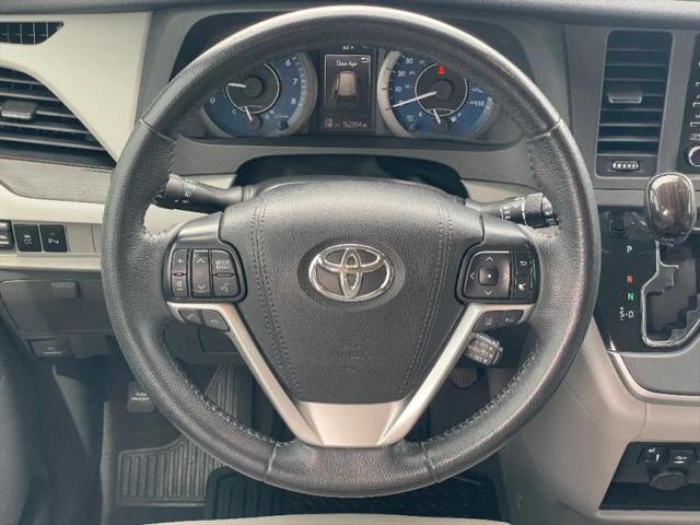 2020 Toyota Sienna XLE