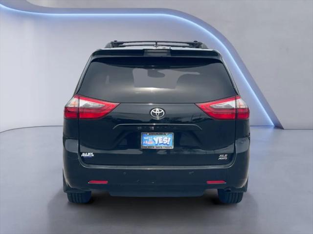 2020 Toyota Sienna XLE
