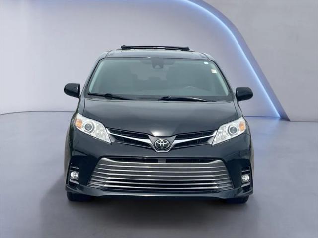 2020 Toyota Sienna XLE