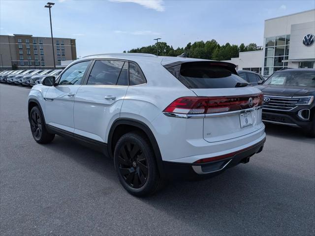 2026 Volkswagen Atlas Cross Sport SE with Technology