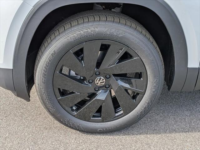 2026 Volkswagen Atlas Cross Sport SE with Technology