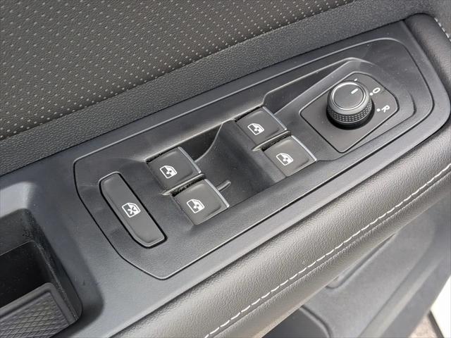 2026 Volkswagen Atlas Cross Sport SE with Technology