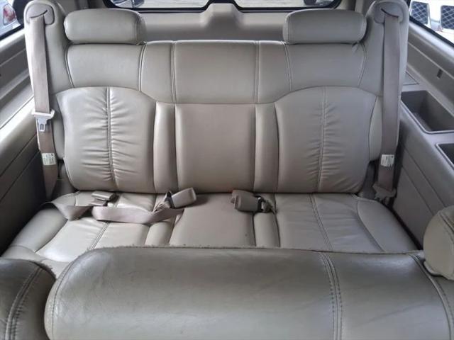 2001 Chevrolet Suburban LT