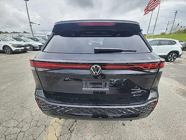 2026 Volkswagen Tiguan SE R-Line Black