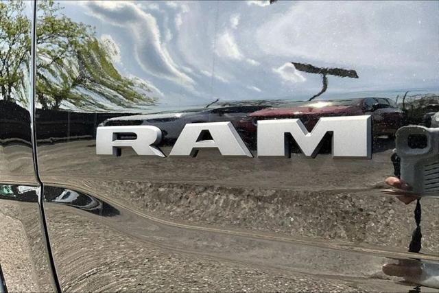 2026 Ram 1500 Express Crew Cab 4x4 5'7" Box