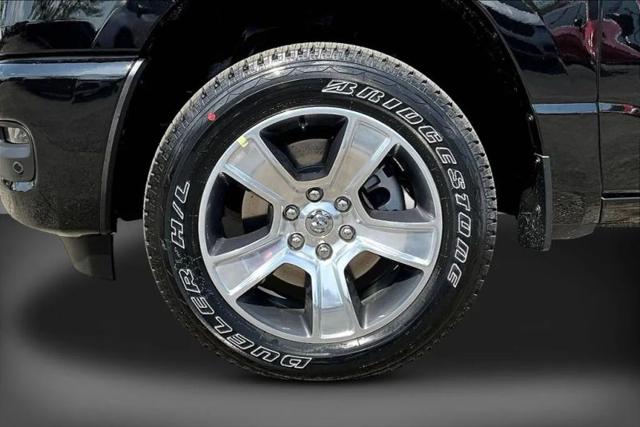2026 Ram 1500 Express Crew Cab 4x4 5'7" Box