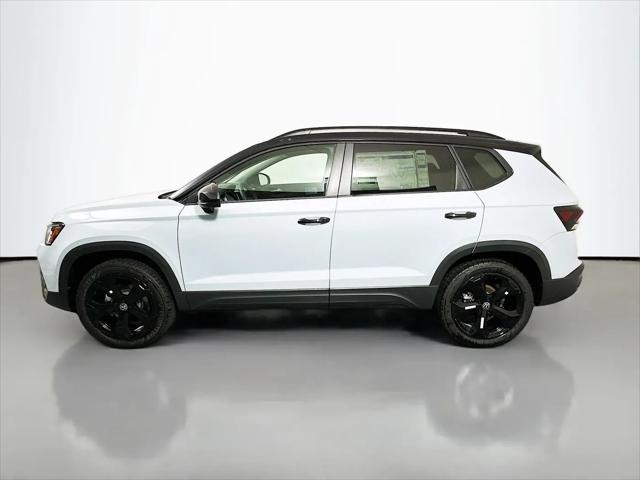 2026 Volkswagen Taos SE Black