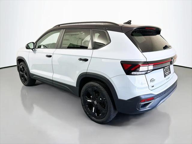 2026 Volkswagen Taos SE Black