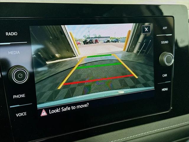 2026 Volkswagen Taos SE Black