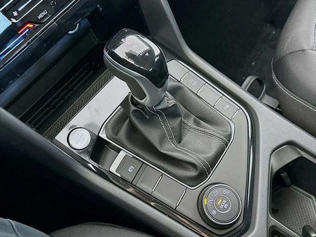 2026 Volkswagen Taos SE Black