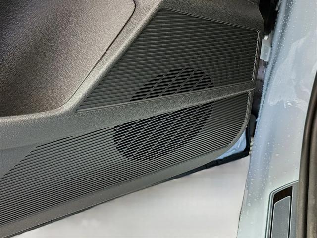 2026 Volkswagen Taos SE Black