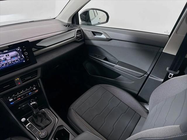 2026 Volkswagen Taos SE Black