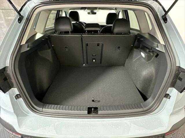 2026 Volkswagen Taos SE Black
