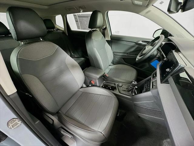 2026 Volkswagen Taos SE Black