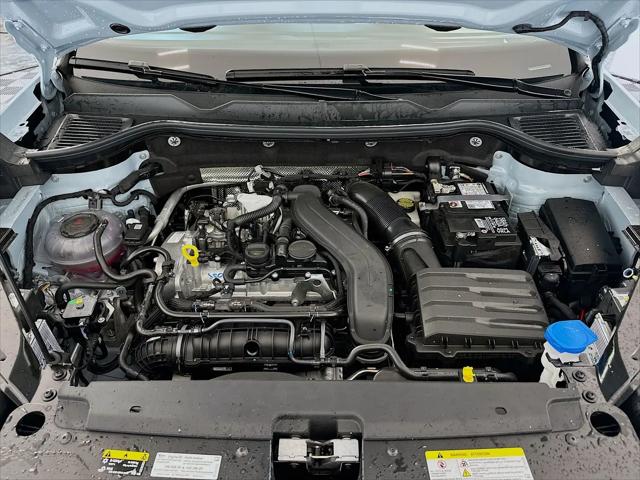 2026 Volkswagen Taos SE Black