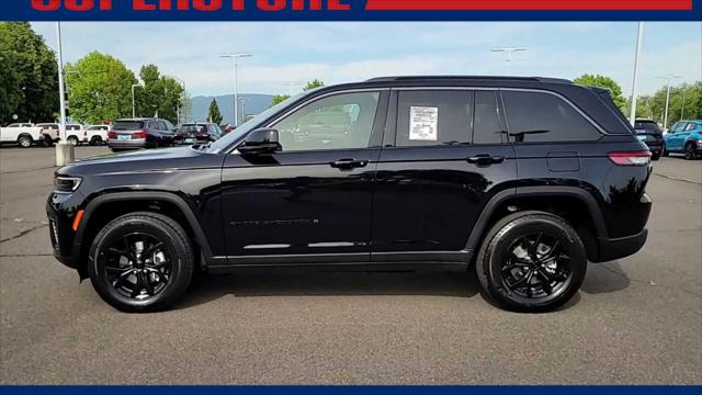 2026 Jeep Grand Cherokee Laredo Altitude