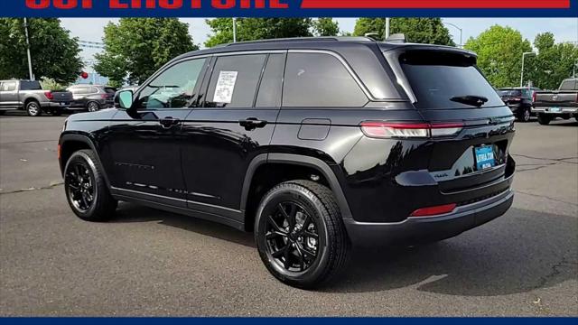 2026 Jeep Grand Cherokee Laredo Altitude