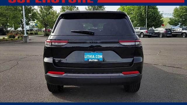 2026 Jeep Grand Cherokee Laredo Altitude