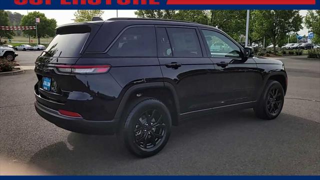 2026 Jeep Grand Cherokee Laredo Altitude