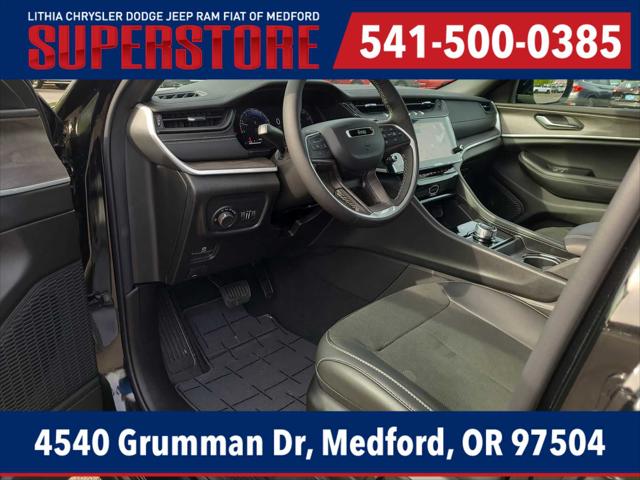 2026 Jeep Grand Cherokee Laredo Altitude