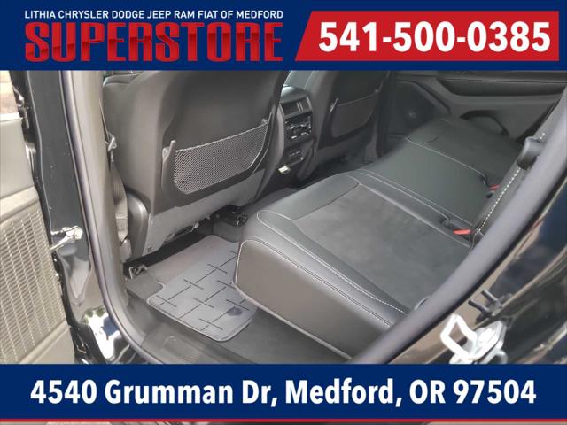 2026 Jeep Grand Cherokee Laredo Altitude