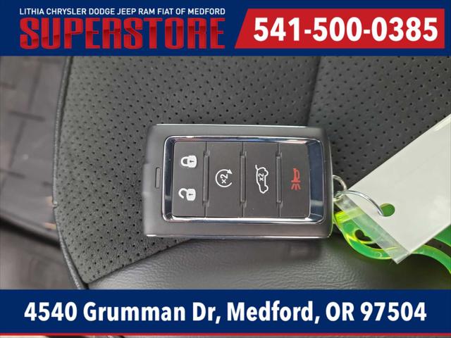 2026 Jeep Grand Cherokee Laredo Altitude