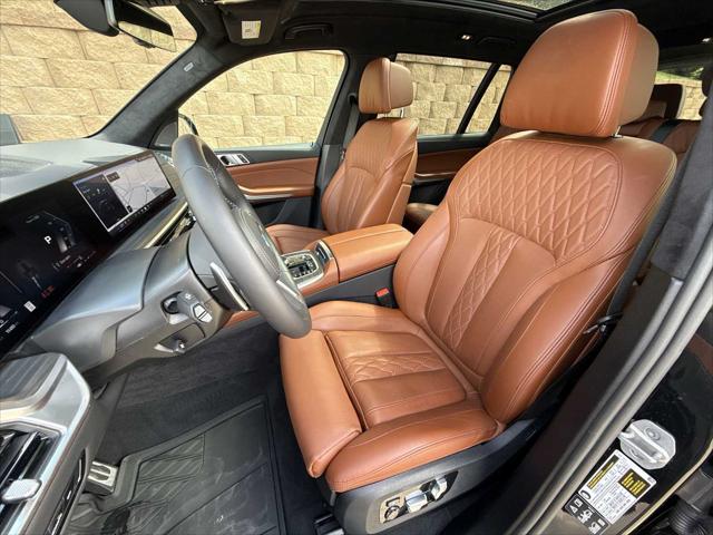 2025 BMW X7 M60i