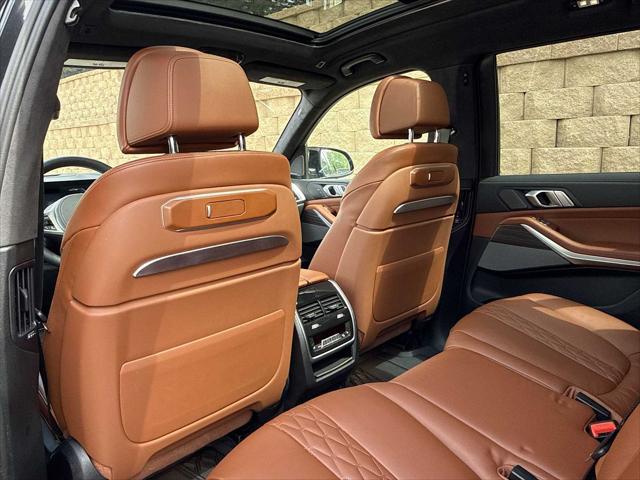 2025 BMW X7 M60i