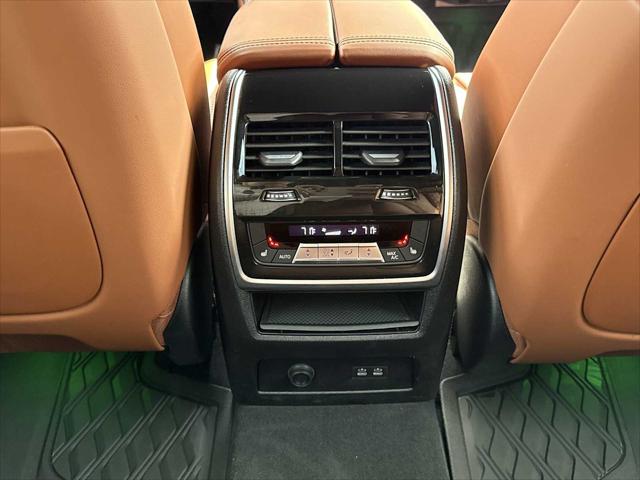 2025 BMW X7 M60i