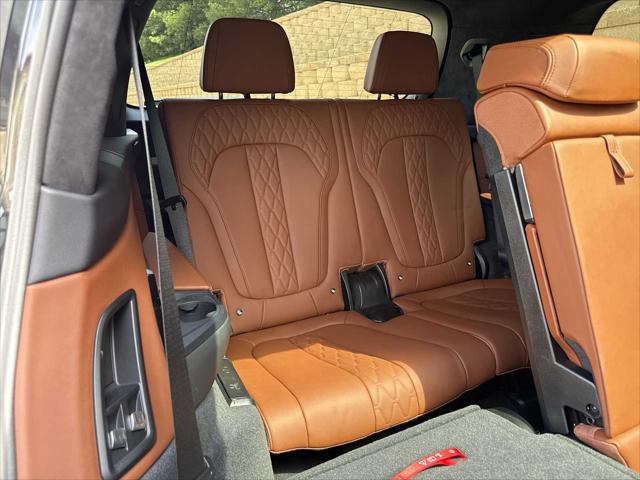 2025 BMW X7 M60i