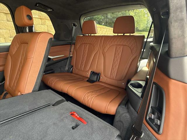 2025 BMW X7 M60i