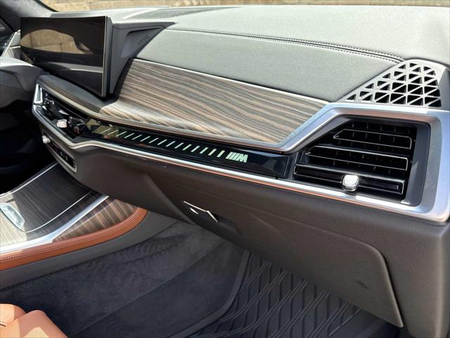 2025 BMW X7 M60i