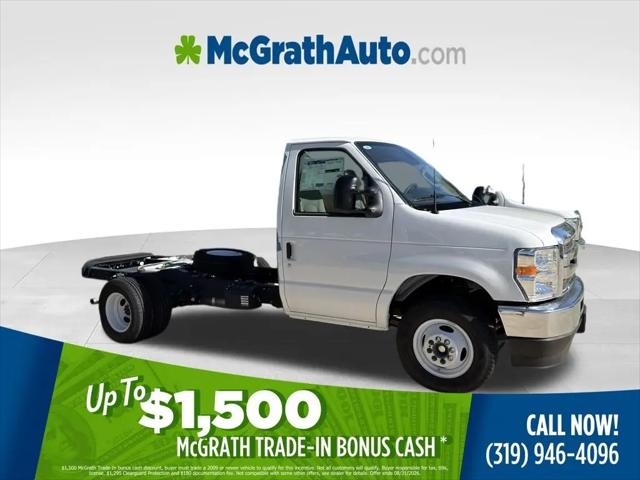 2026 Ford E-350 Cutaway E-Series Cutaway for sale in Hiawatha, IA