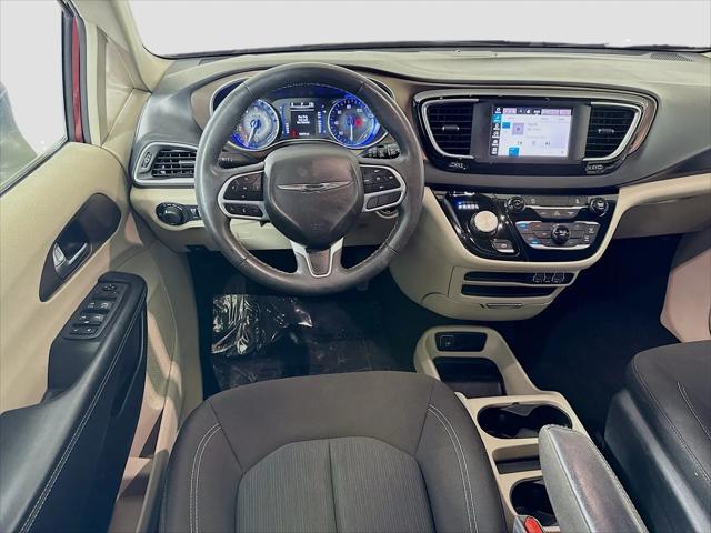 2022 Chrysler Voyager LX