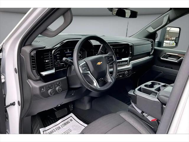 2025 Chevrolet Silverado 2500HD 4WD Crew Cab Standard Bed LT
