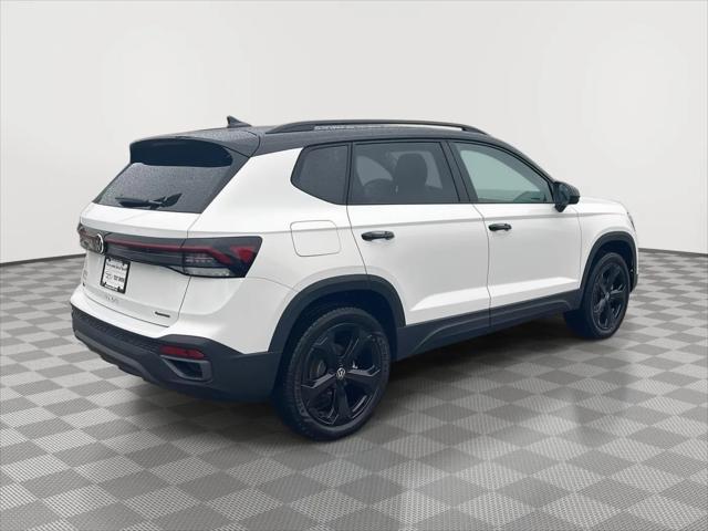 2026 Volkswagen Taos SE Black