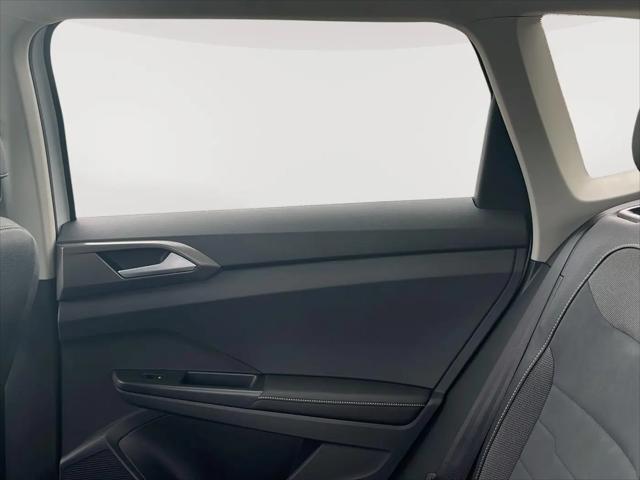 2026 Volkswagen Taos SE Black
