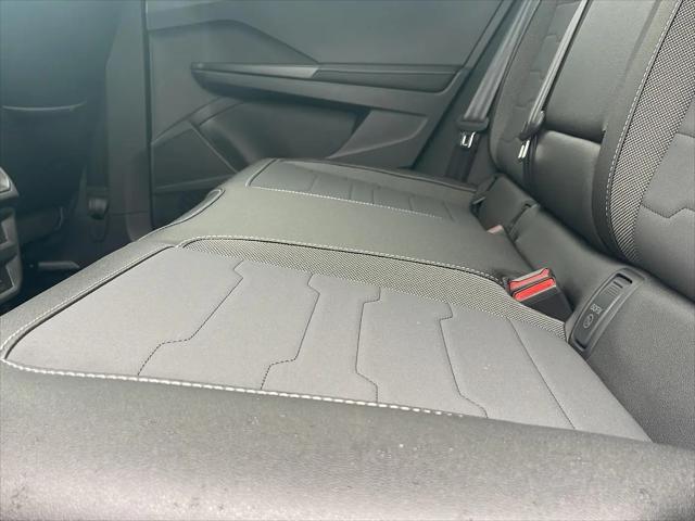 2026 Volkswagen Taos SE Black