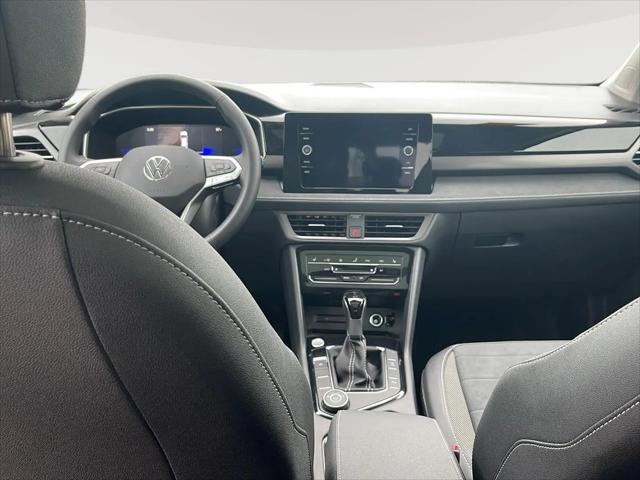 2026 Volkswagen Taos SE Black