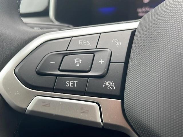 2026 Volkswagen Taos SE Black