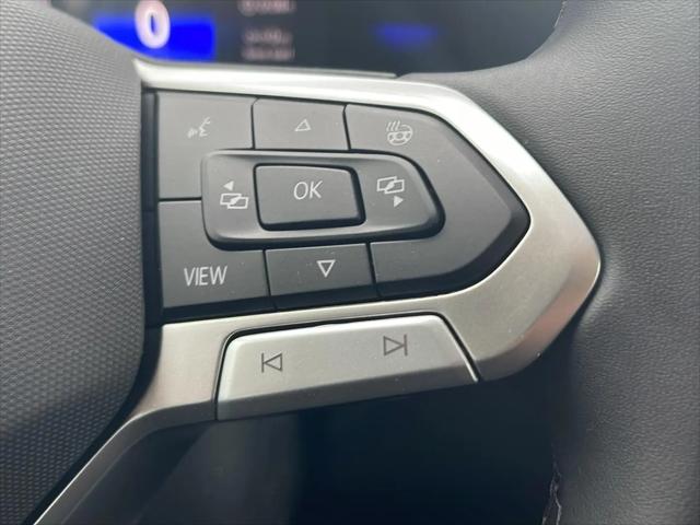 2026 Volkswagen Taos SE Black