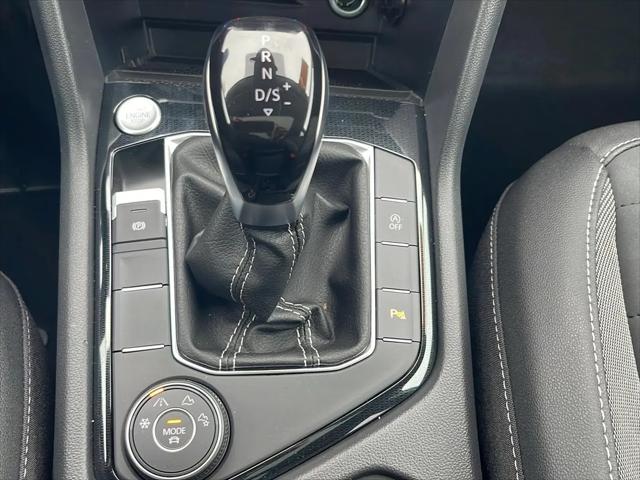 2026 Volkswagen Taos SE Black