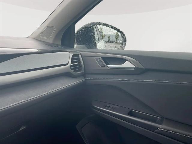 2026 Volkswagen Taos SE Black