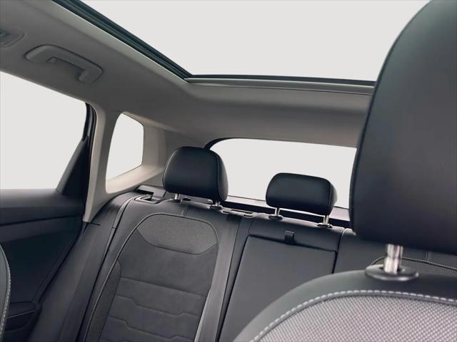 2026 Volkswagen Taos SE Black