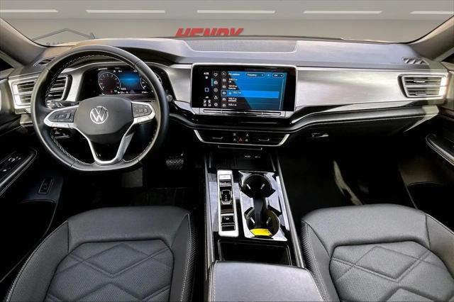 2025 Volkswagen Atlas Cross Sport 2.0T SE w/Technology
