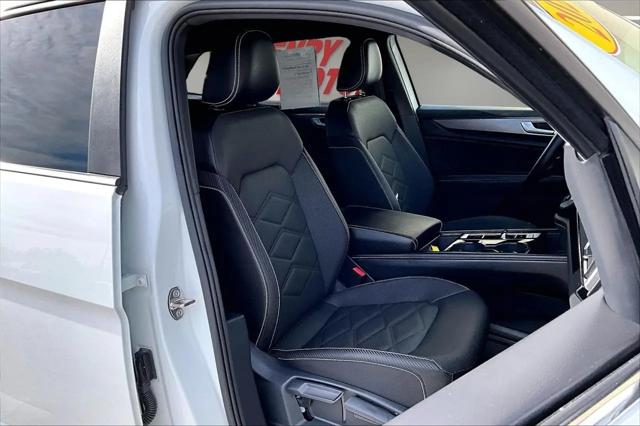 2025 Volkswagen Atlas Cross Sport 2.0T SE w/Technology
